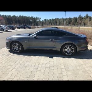 Meet your Posher, Carlos